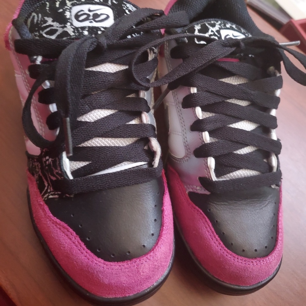 Nike SB Skateboard Sneakers Youth Size 5 Women 7